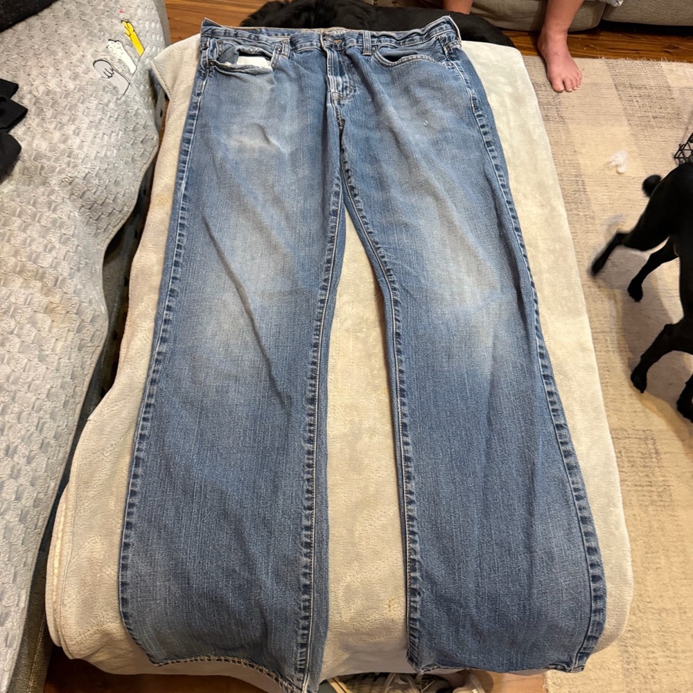 American Eagle Outfitters Light Blue Denim Jeans with Contrast Stitching 36x36